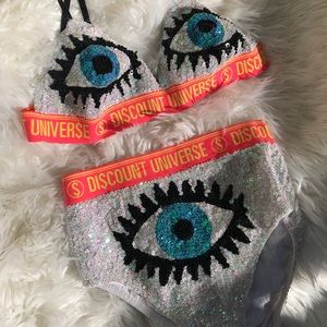 Discount universe set